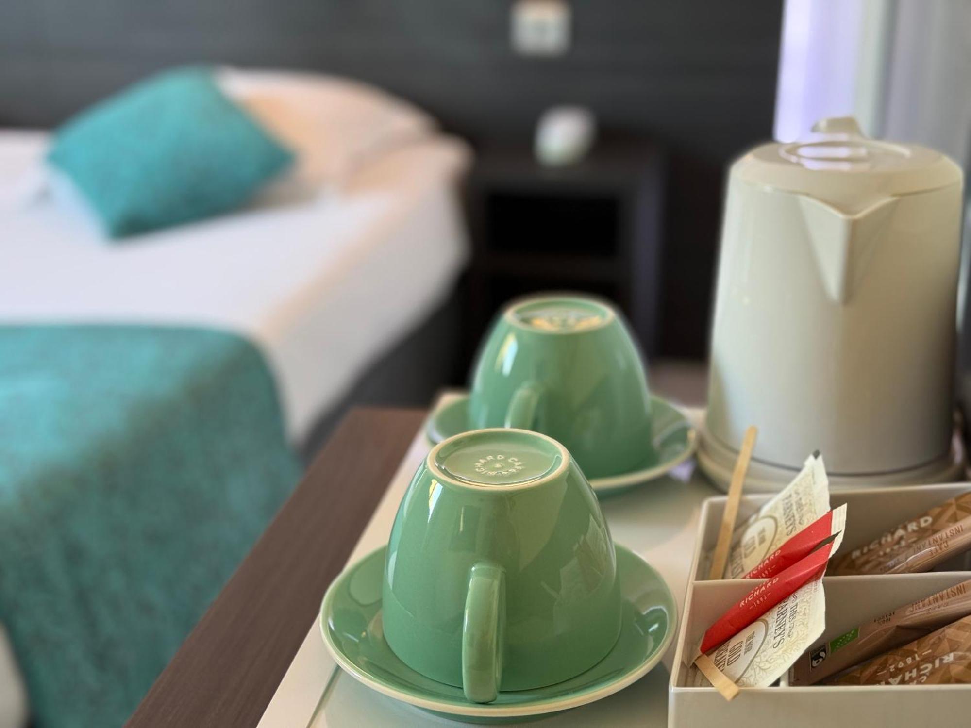 Le Cheval Blanc Hotel Арл Екстериор снимка