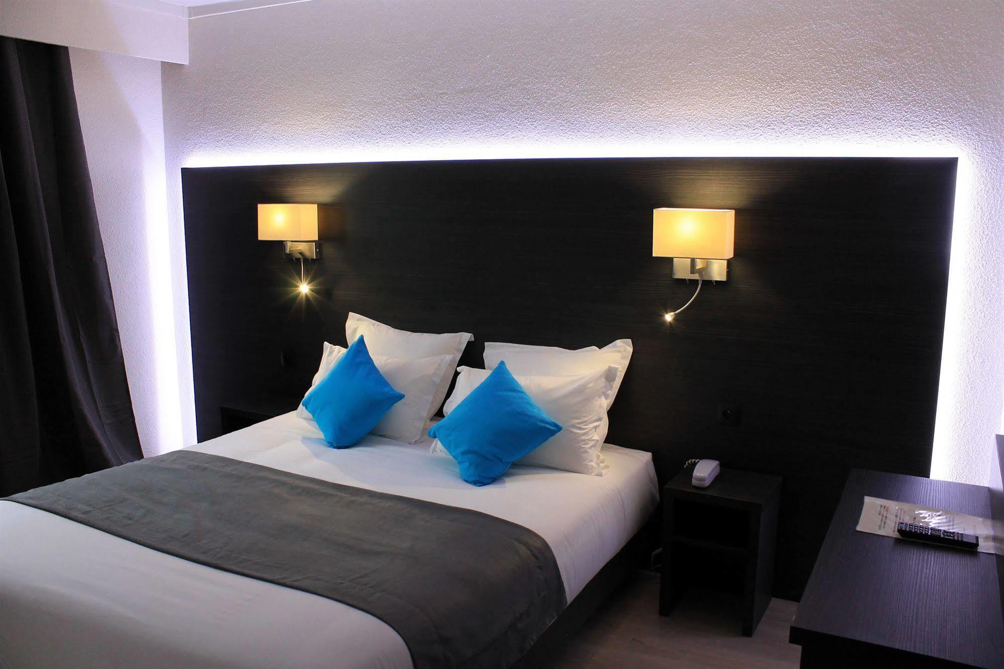 Le Cheval Blanc Hotel Арл Екстериор снимка